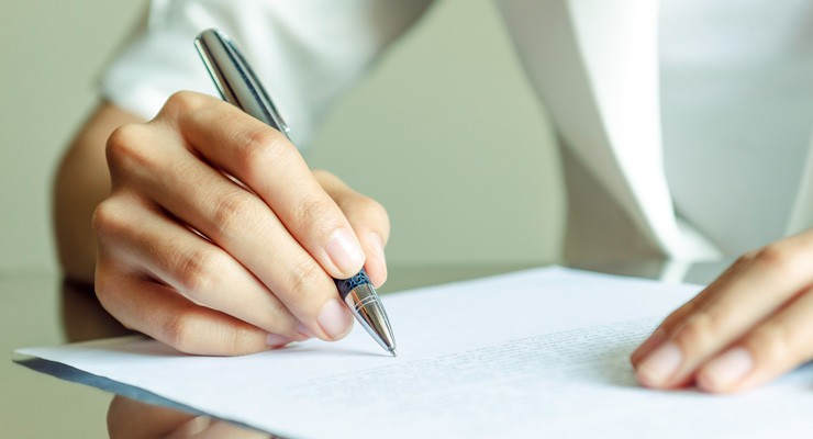 0263_464880242 image of hand writing on piece of paper