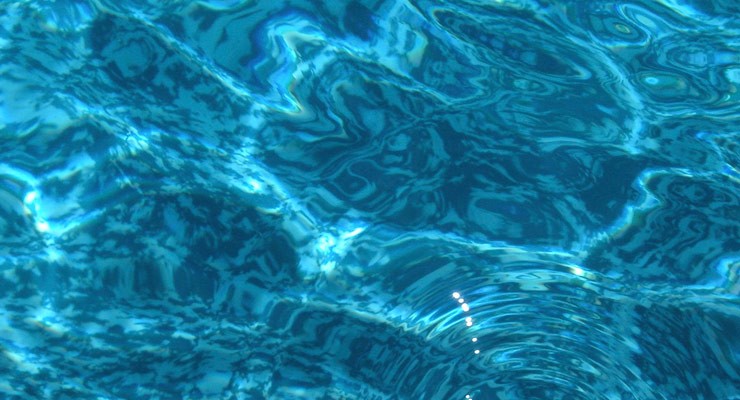 0383_172148872_N image of pool water