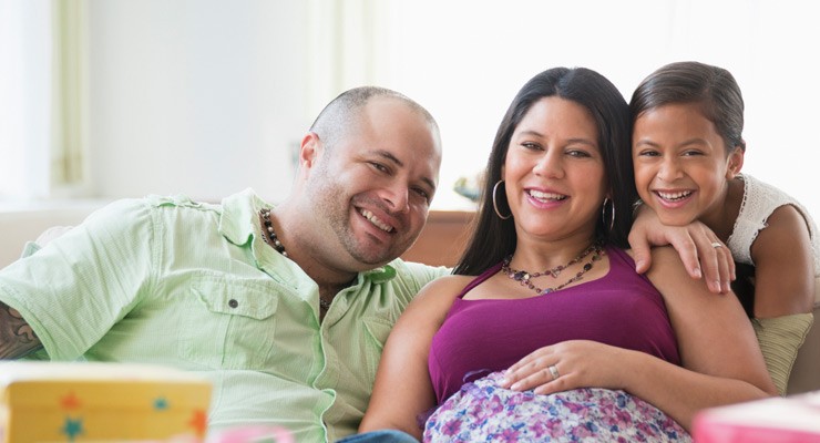 0366_546826537 pregnant woman in hospital gown
